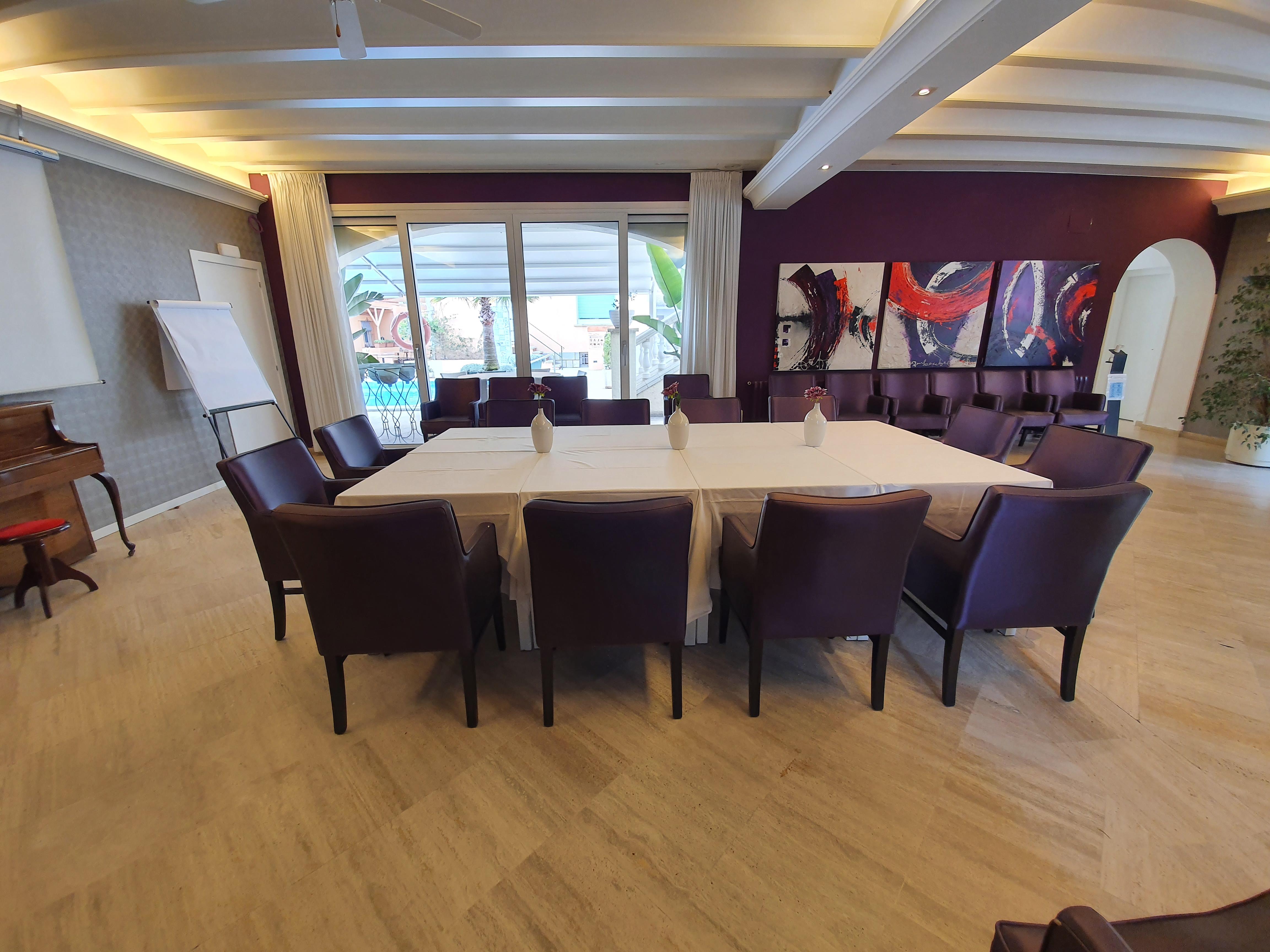 Van Der Valk Hotel Barcarola Сан-Фелиу-де-Гишольс Экстерьер фото