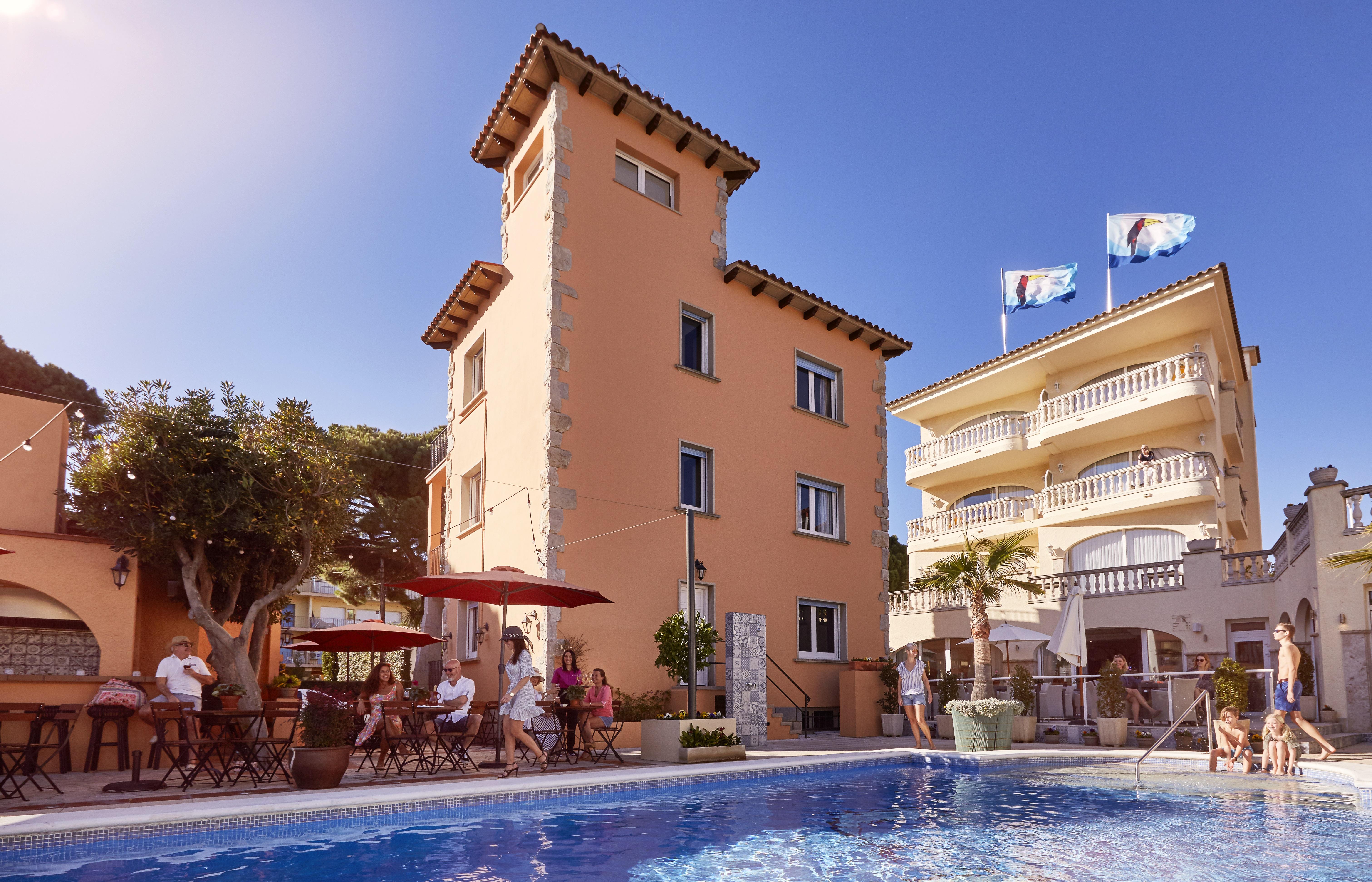 Van Der Valk Hotel Barcarola Сан-Фелиу-де-Гишольс Экстерьер фото