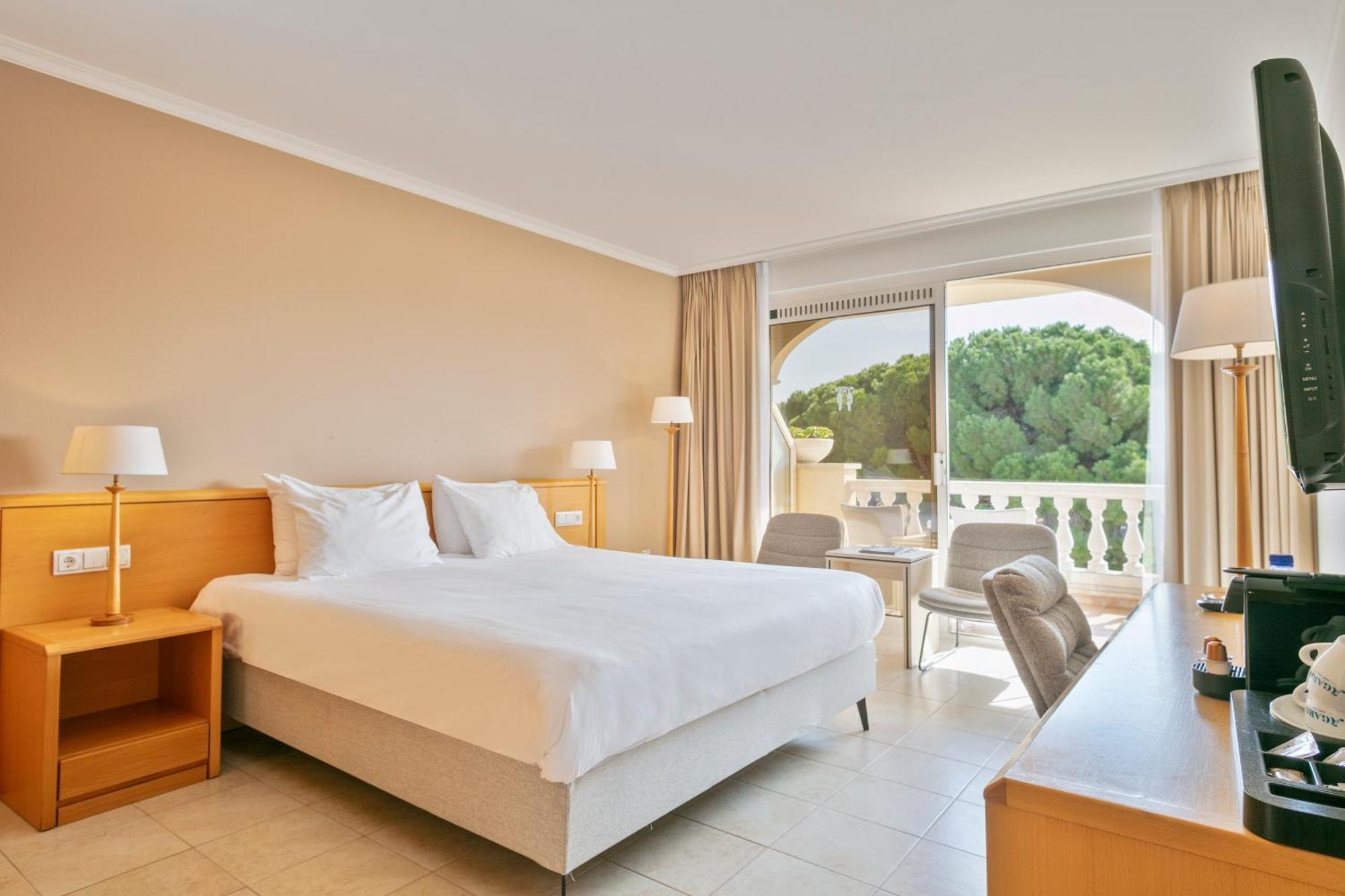 Van Der Valk Hotel Barcarola Сан-Фелиу-де-Гишольс Экстерьер фото