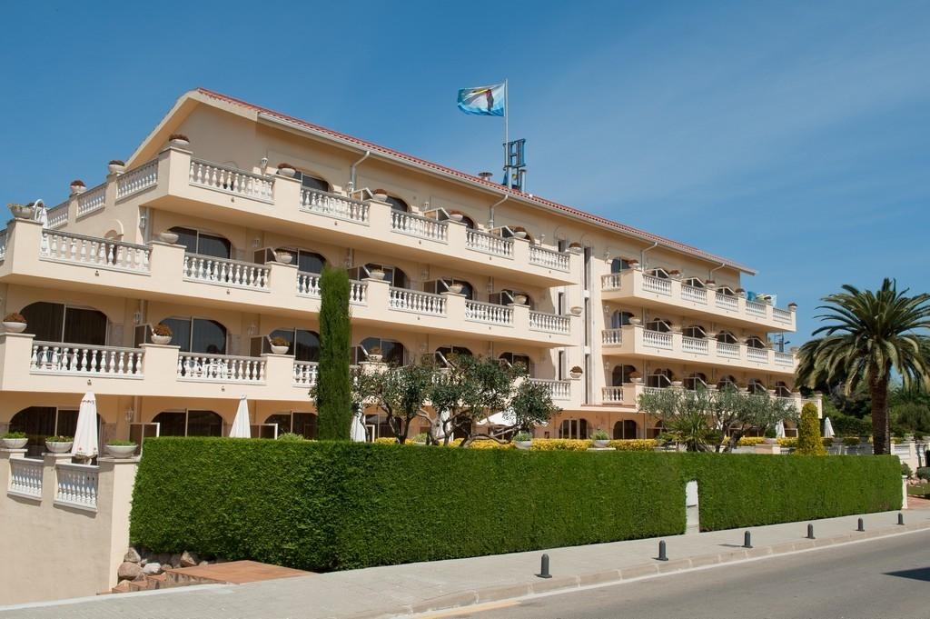 Van Der Valk Hotel Barcarola Сан-Фелиу-де-Гишольс Экстерьер фото