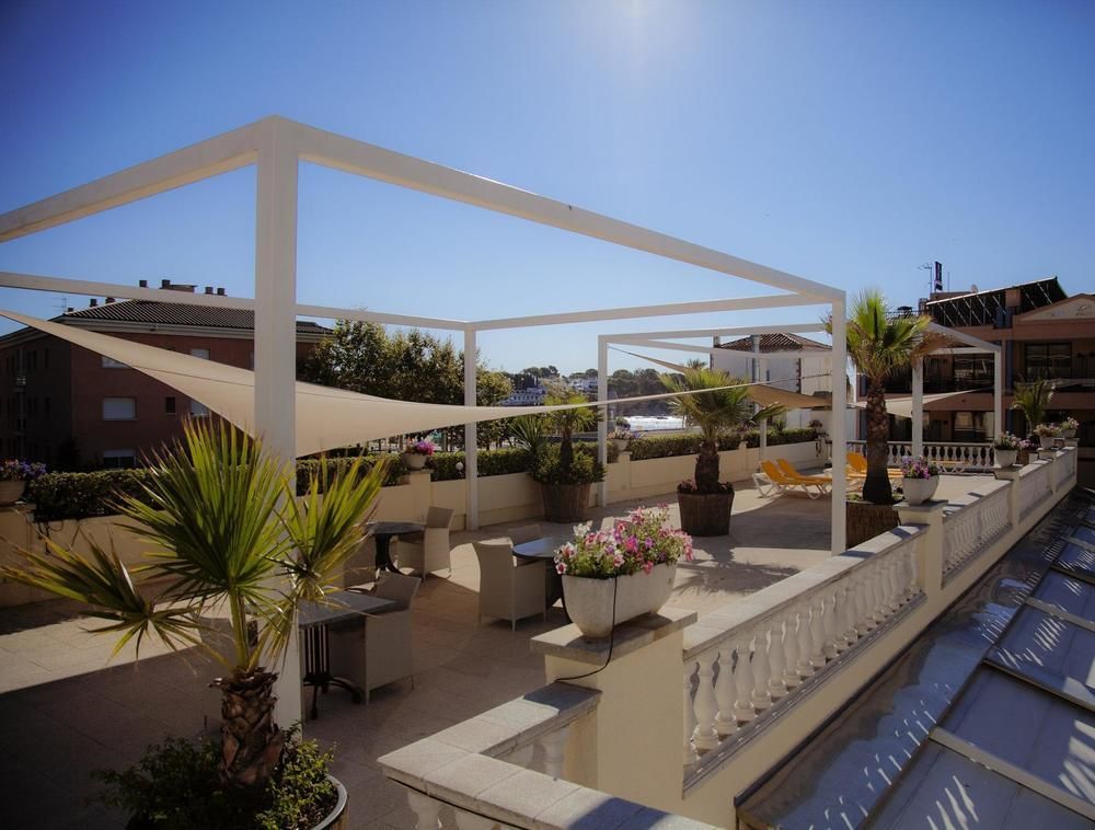 Van Der Valk Hotel Barcarola Сан-Фелиу-де-Гишольс Экстерьер фото